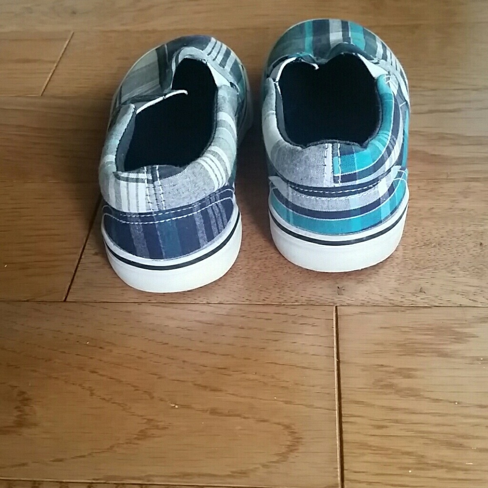 Joe Boxer slip-on shoes - Picture 3 of 4